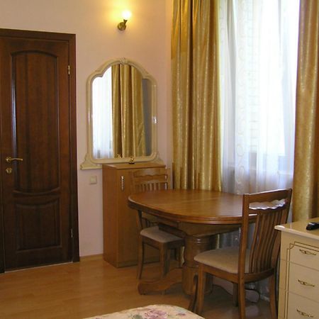 Comfortel ApartHotel Odessa Esterno foto