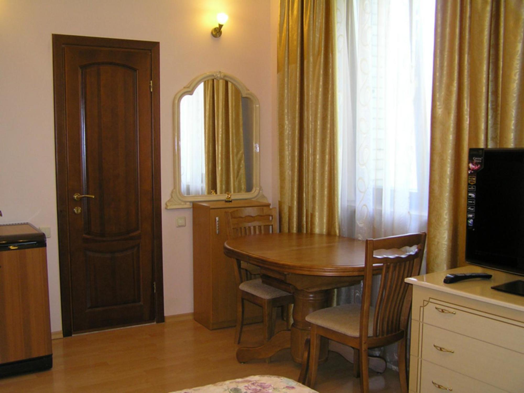 Comfortel ApartHotel Odessa Esterno foto